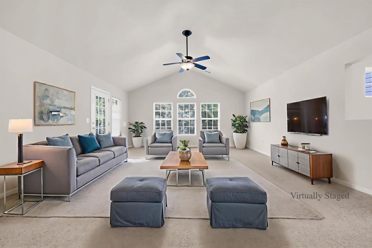 4645 Fringetree Dr. Photo 8