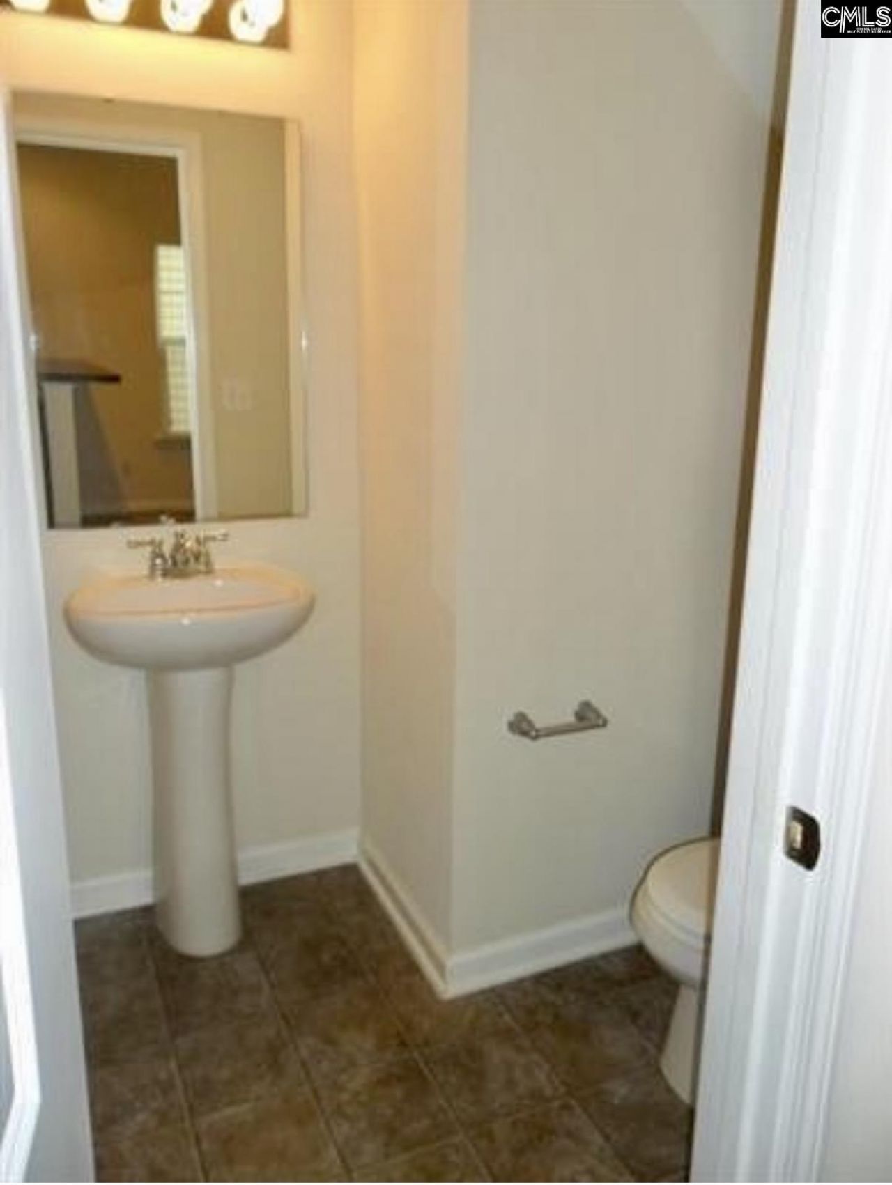 174 Stanley Court Photo 7