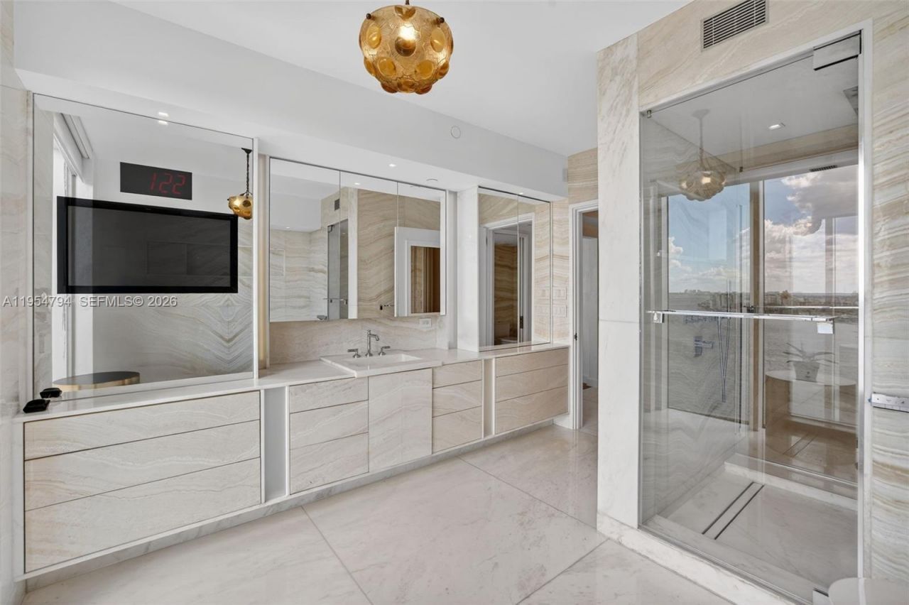 1000 S Pointe Dr, Unit 1501, Miami Beach, FL 33139 Photo