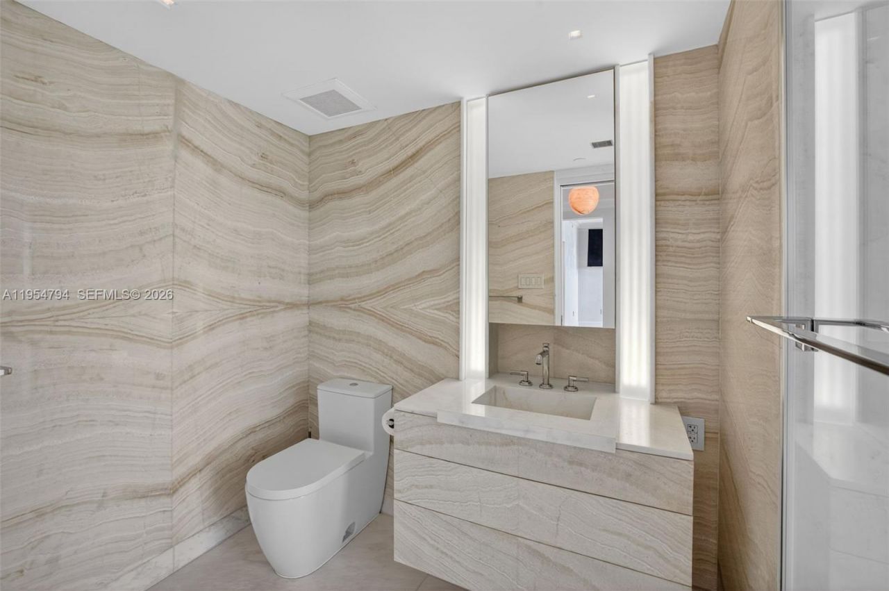 1000 S Pointe Dr, Unit 1501, Miami Beach, FL 33139 Photo