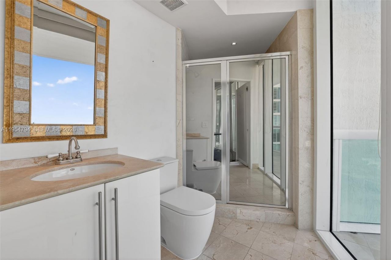 1000 S Pointe Dr, Unit 1501, Miami Beach, FL 33139 Photo