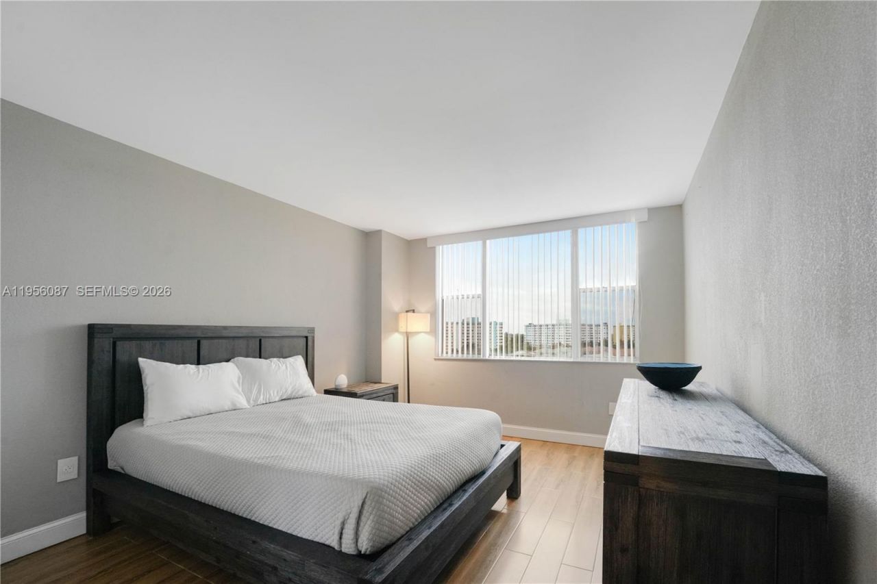 3850 Washington St, Unit 702, Hollywood, FL 33021 Photo