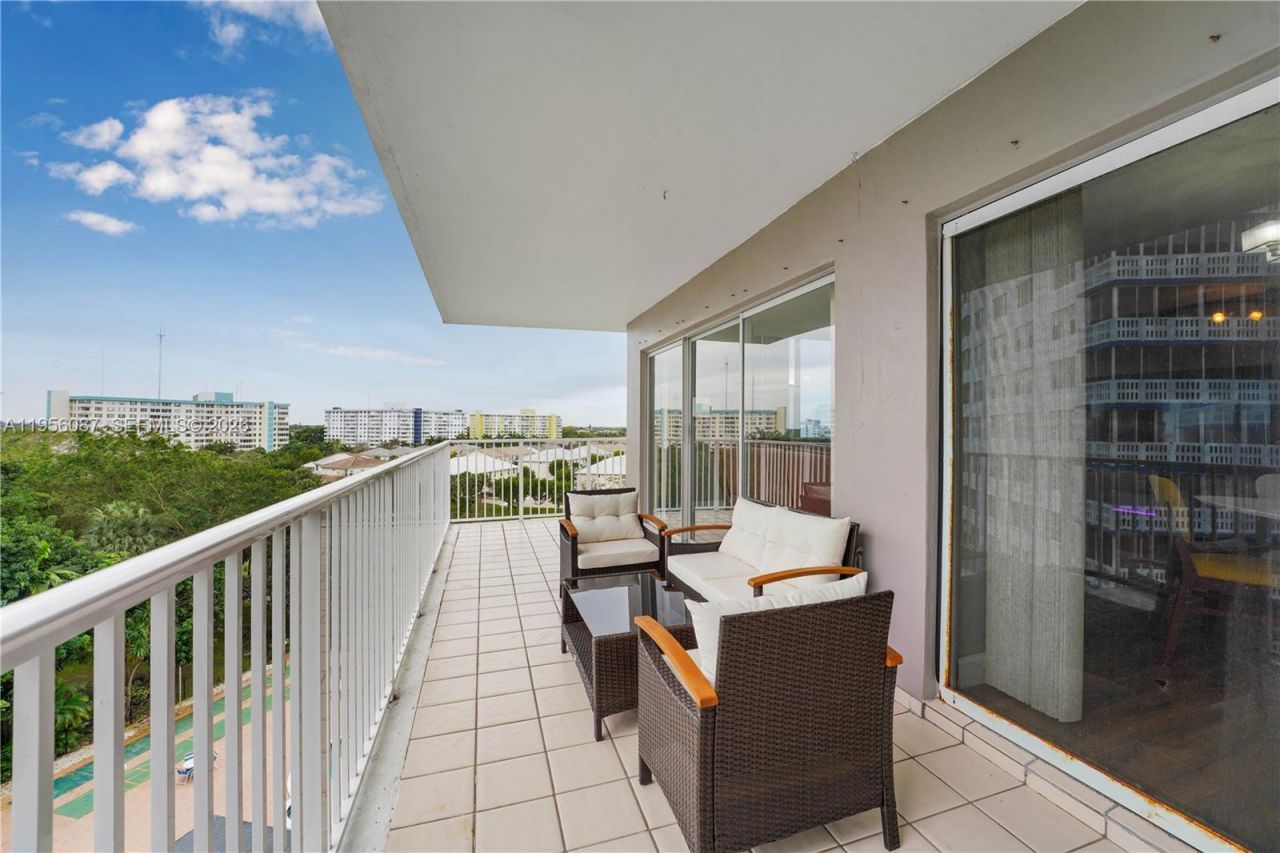 3850 Washington St, Unit 702, Hollywood, FL 33021 Photo
