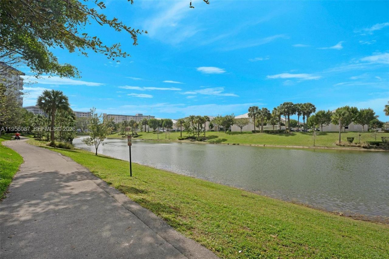 3850 Washington St, Unit 702, Hollywood, FL 33021 Photo