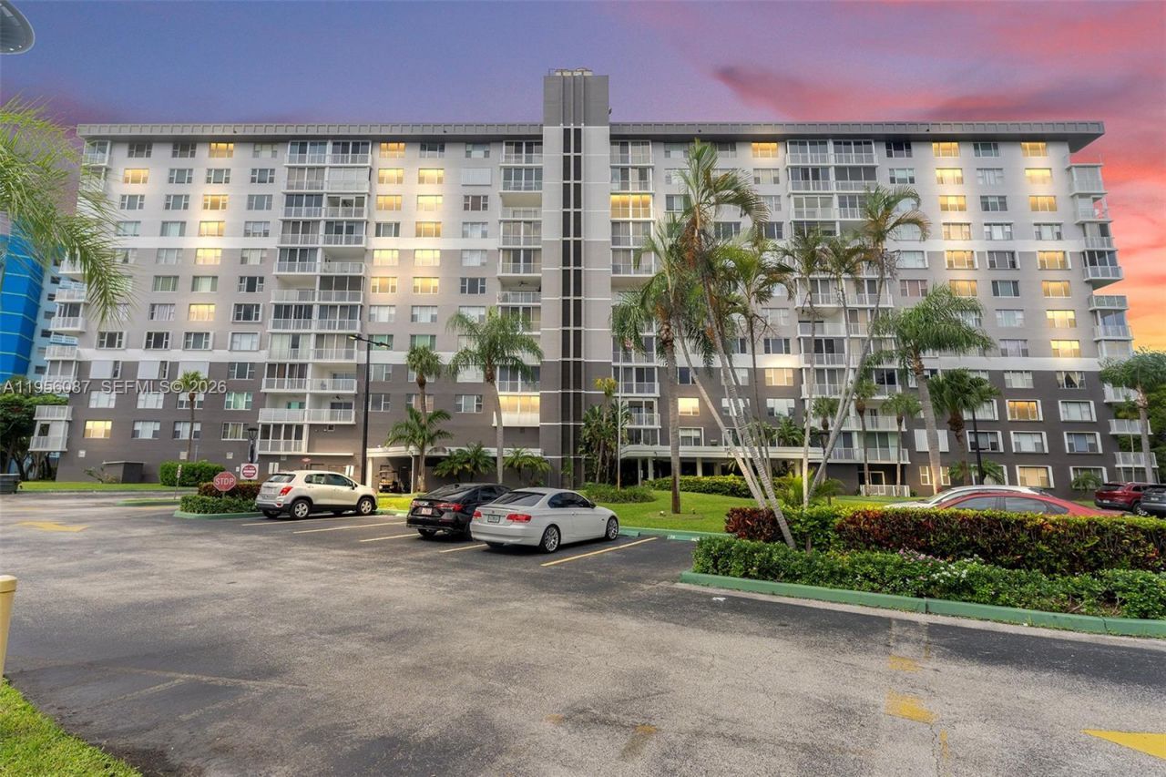 3850 Washington St, Unit 702, Hollywood, FL 33021 Photo