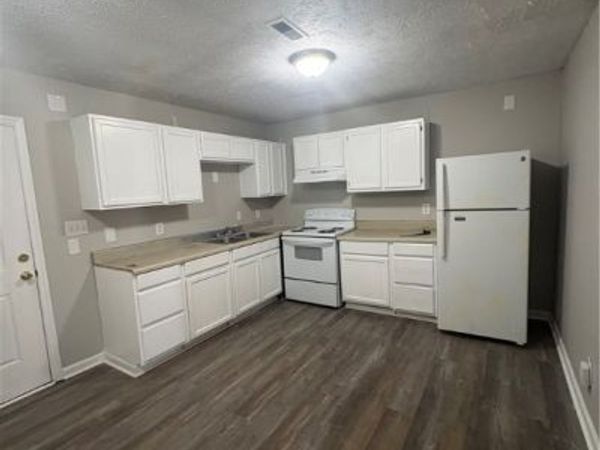 5836 Aftonshire Drive , Fayetteville, NC 28304