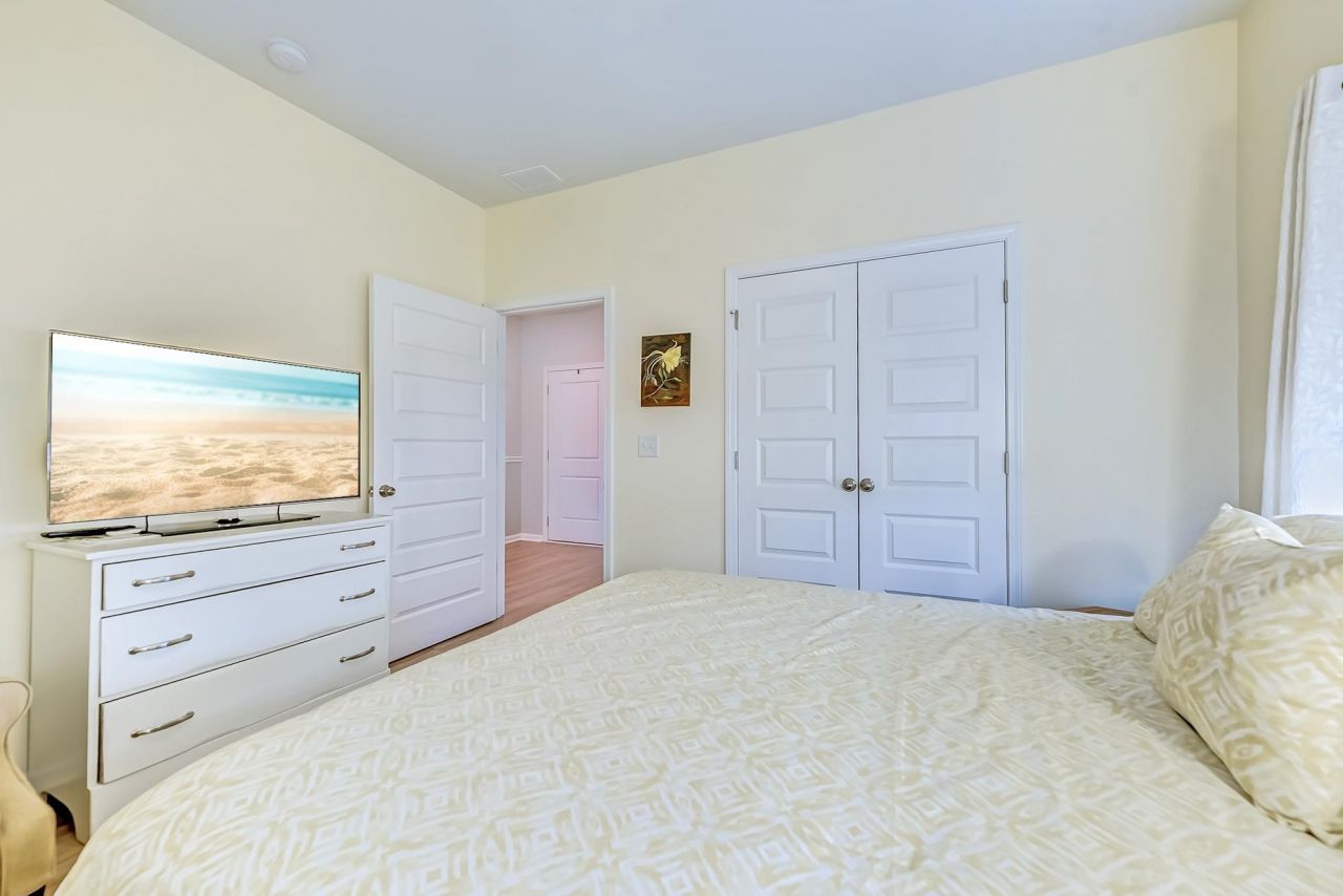 3016 Sistine St. Photo 8