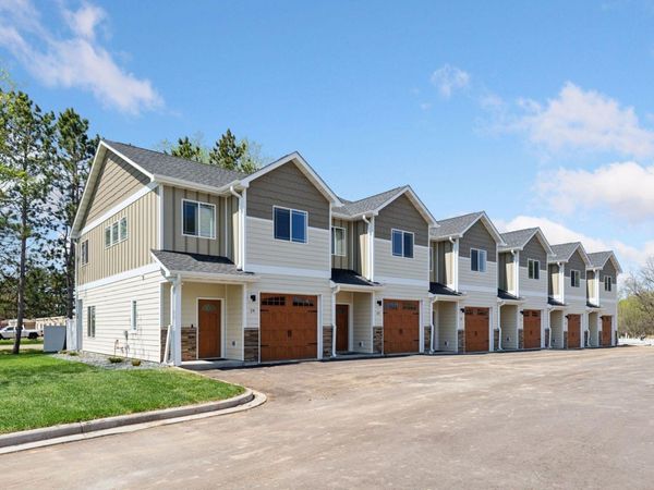 425 W 8th Street, Unit 24, New Richmond, WI 54017