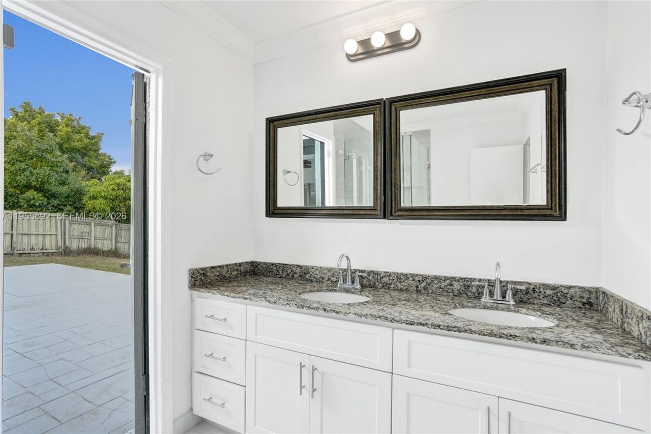 8649 W Long Acre Dr, Miramar, FL 33025 Photo