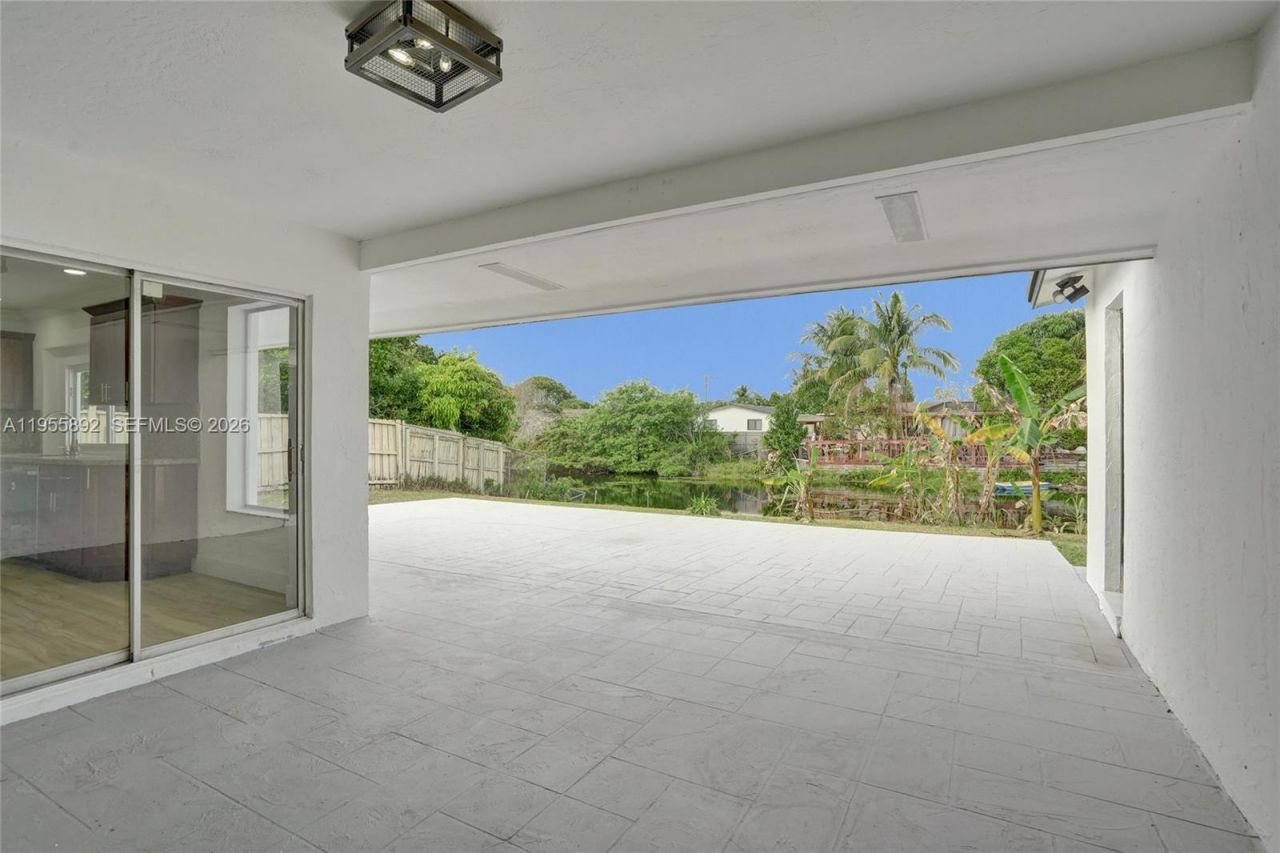 8649 W Long Acre Dr, Miramar, FL 33025 Photo