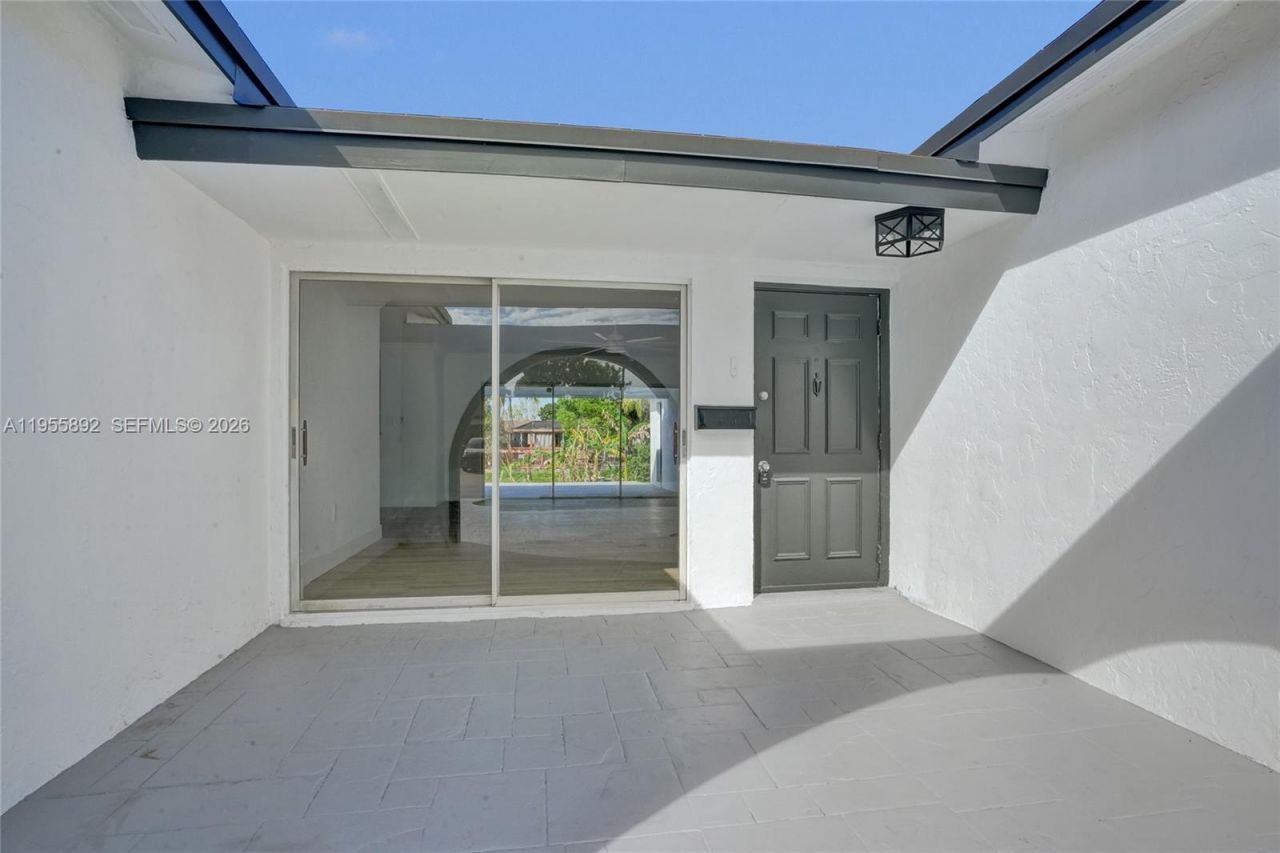 8649 W Long Acre Dr, Miramar, FL 33025 Photo