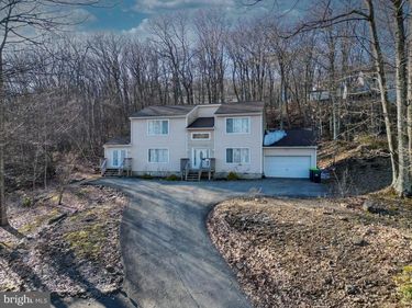 27 BRUNSWICK DRIVE, MOUNT POCONO, PA 18344