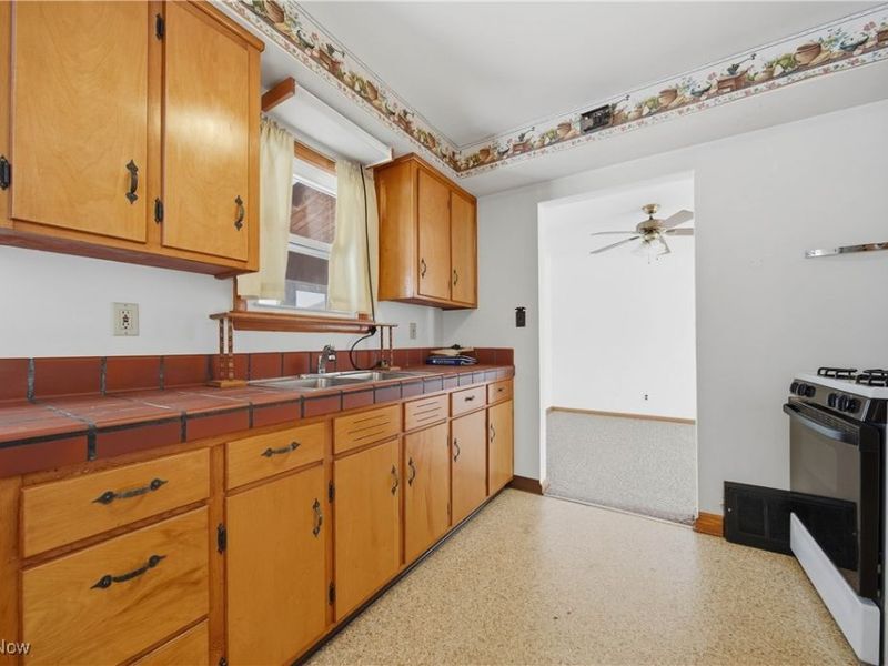 28759 Forest Road, Willowick, OH 44095 Photo 13