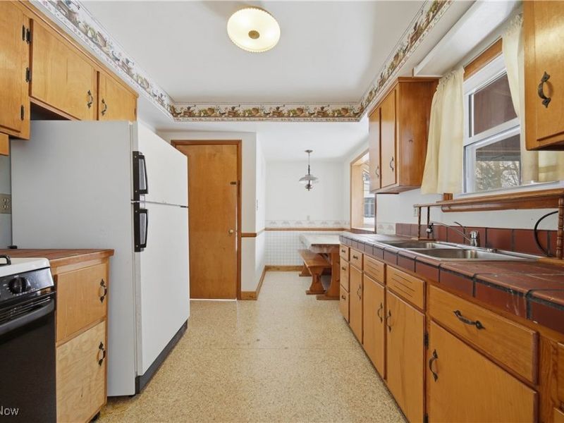 28759 Forest Road, Willowick, OH 44095 Photo 15