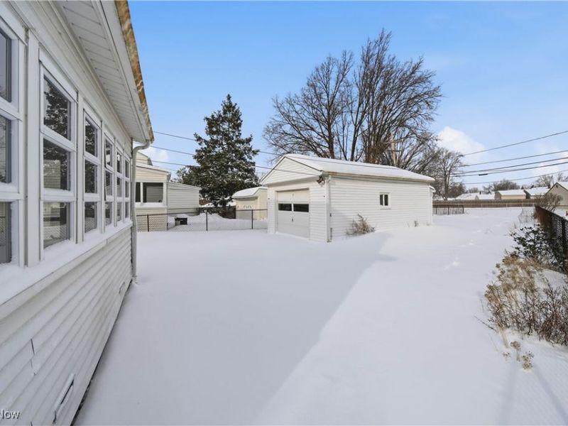 28759 Forest Road, Willowick, OH 44095 Photo 4