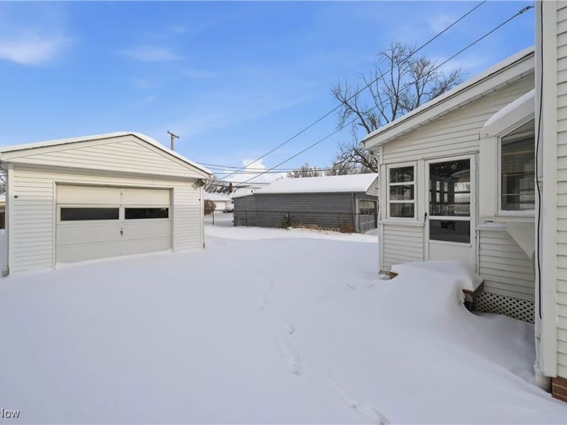 28759 Forest Road, Willowick, OH 44095 Photo 5