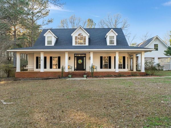143 Red Roan Rd., Hattiesburg, MS 39402