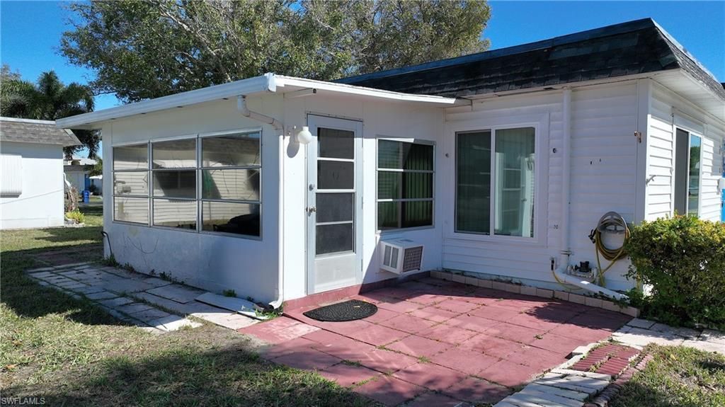 13 Hamlin Ct, Lehigh Acres, FL 33936 Photo