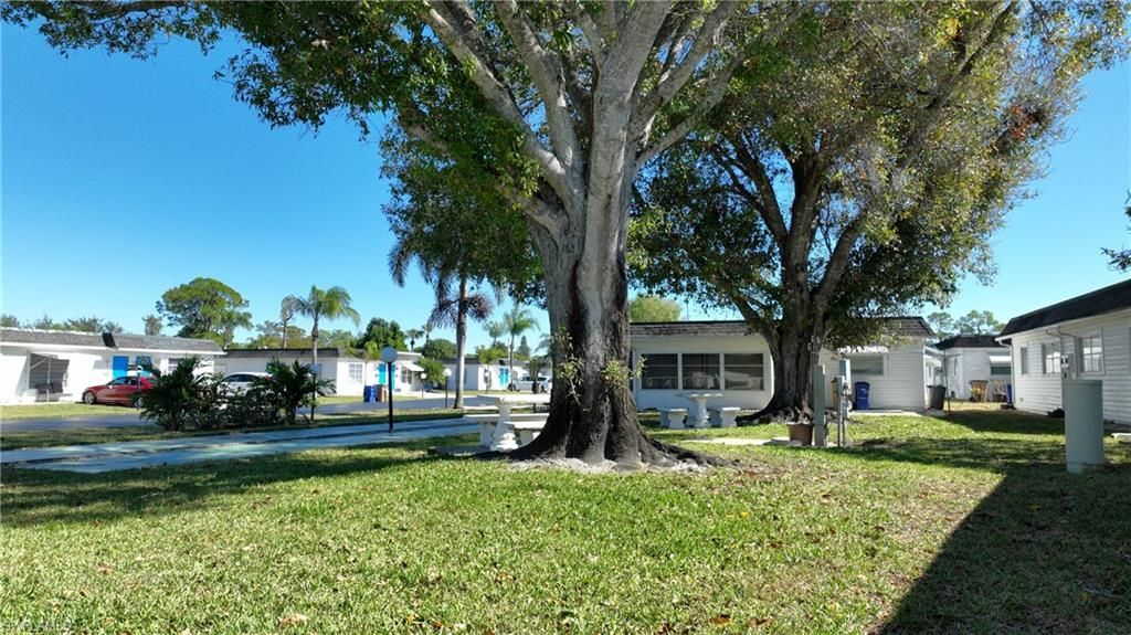 13 Hamlin Ct, Lehigh Acres, FL 33936 Photo