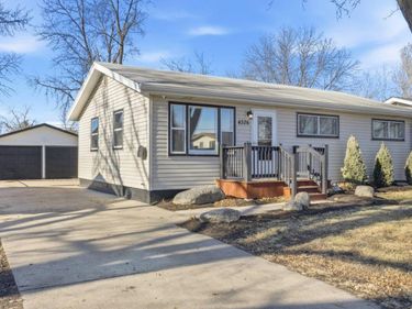 4326 N 15TH Street, CARTER LAKE, IA 51510