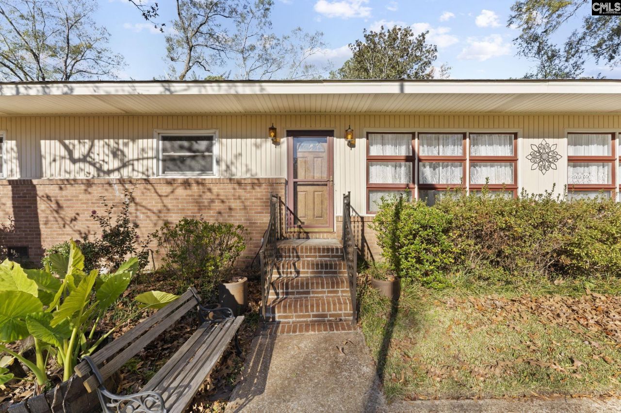 1115 Gardendale Drive Photo 4