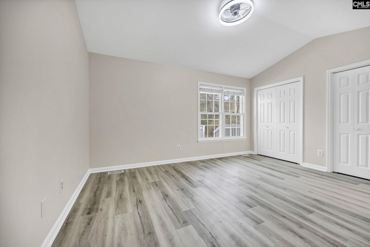 1 N Lake Pointe Drive  Photo 18