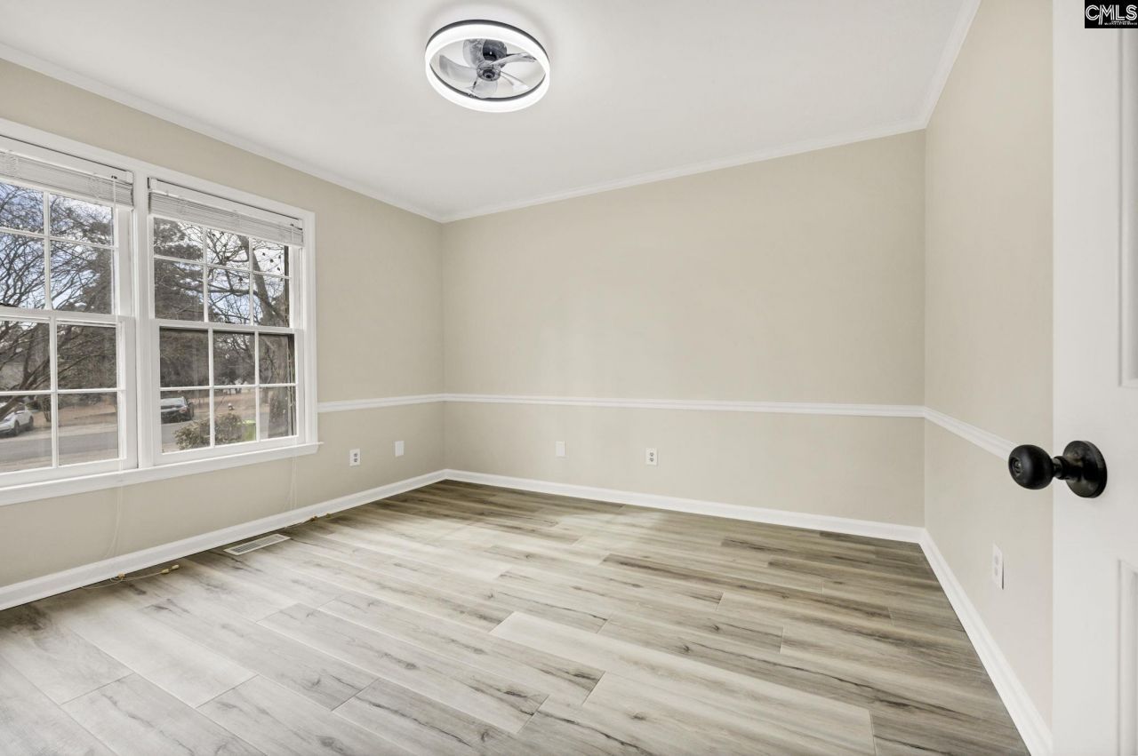 1 N Lake Pointe Drive  Photo 22