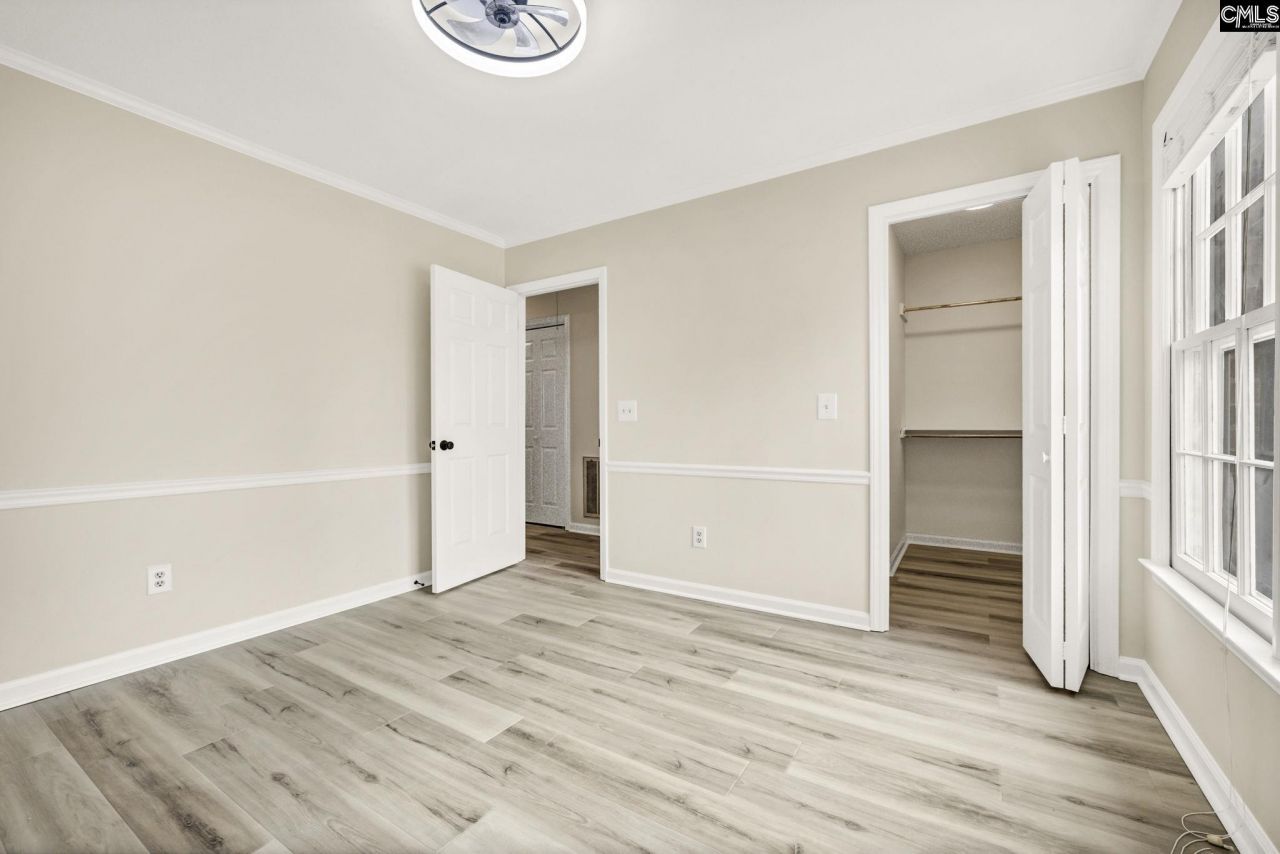 1 N Lake Pointe Drive  Photo 23