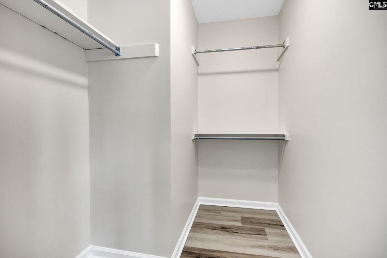 1 N Lake Pointe Drive  Photo 24