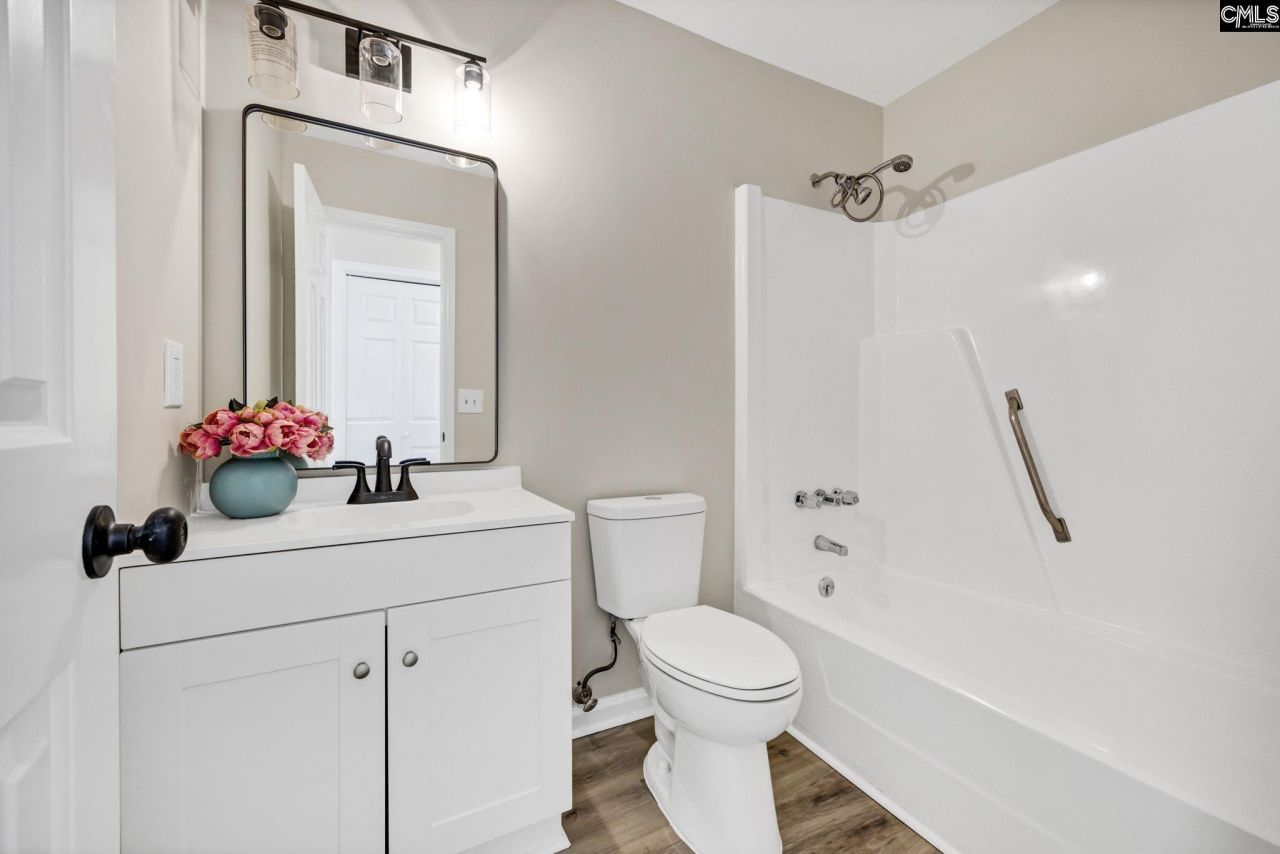 1 N Lake Pointe Drive  Photo 25