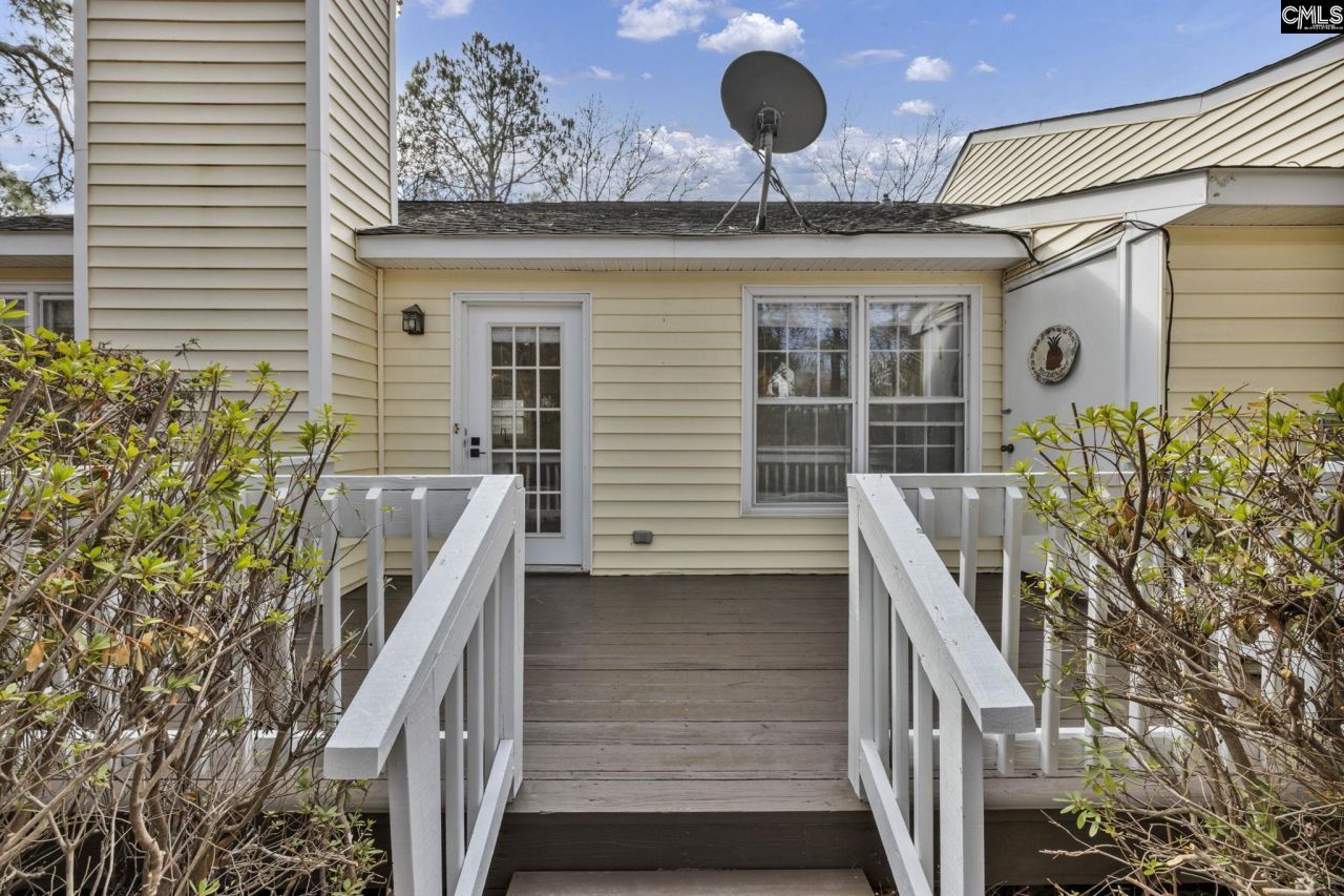 1 N Lake Pointe Drive  Photo 26