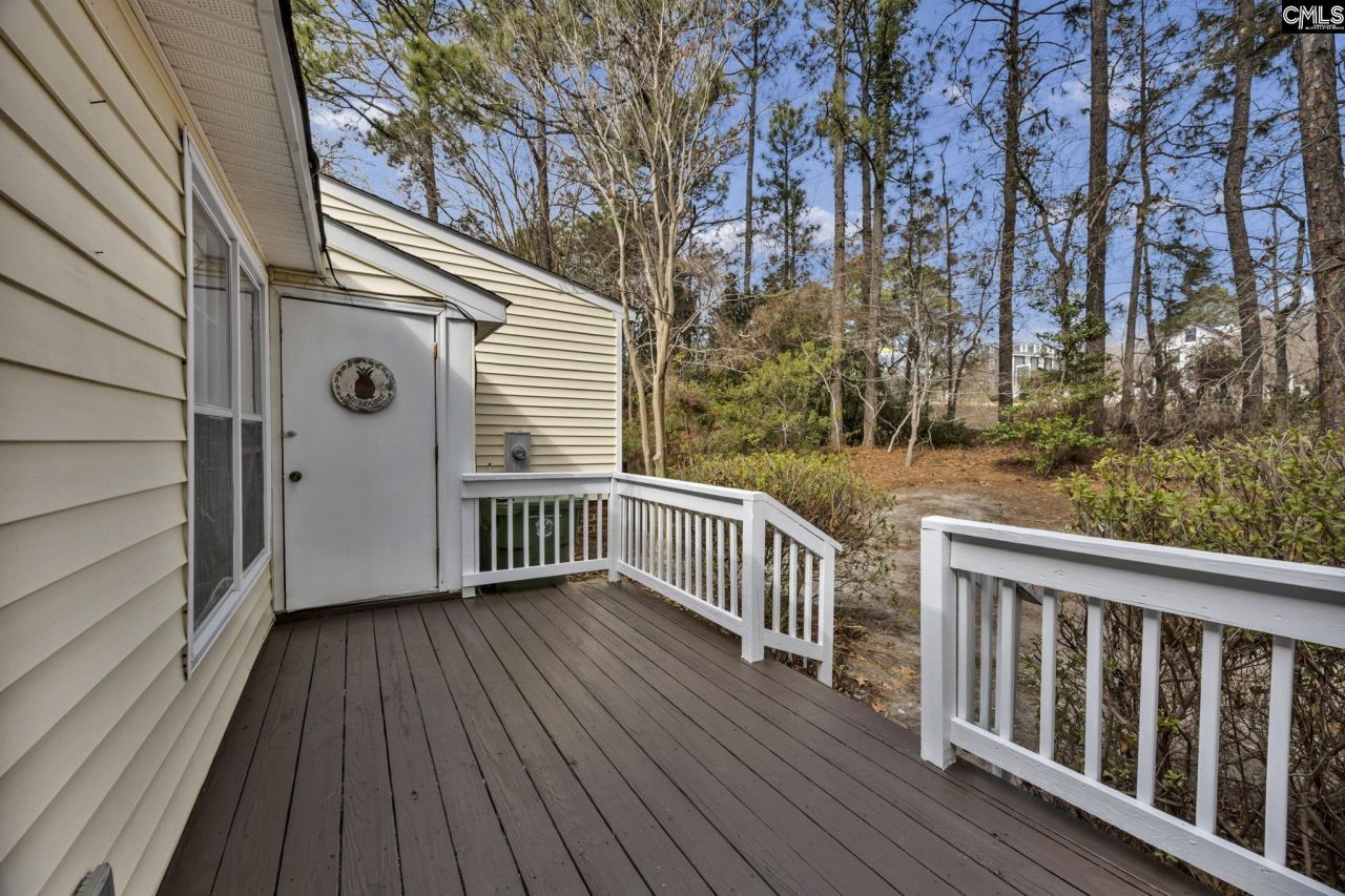 1 N Lake Pointe Drive  Photo 28