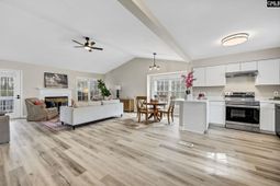 1 N Lake Pointe Drive  photo 4