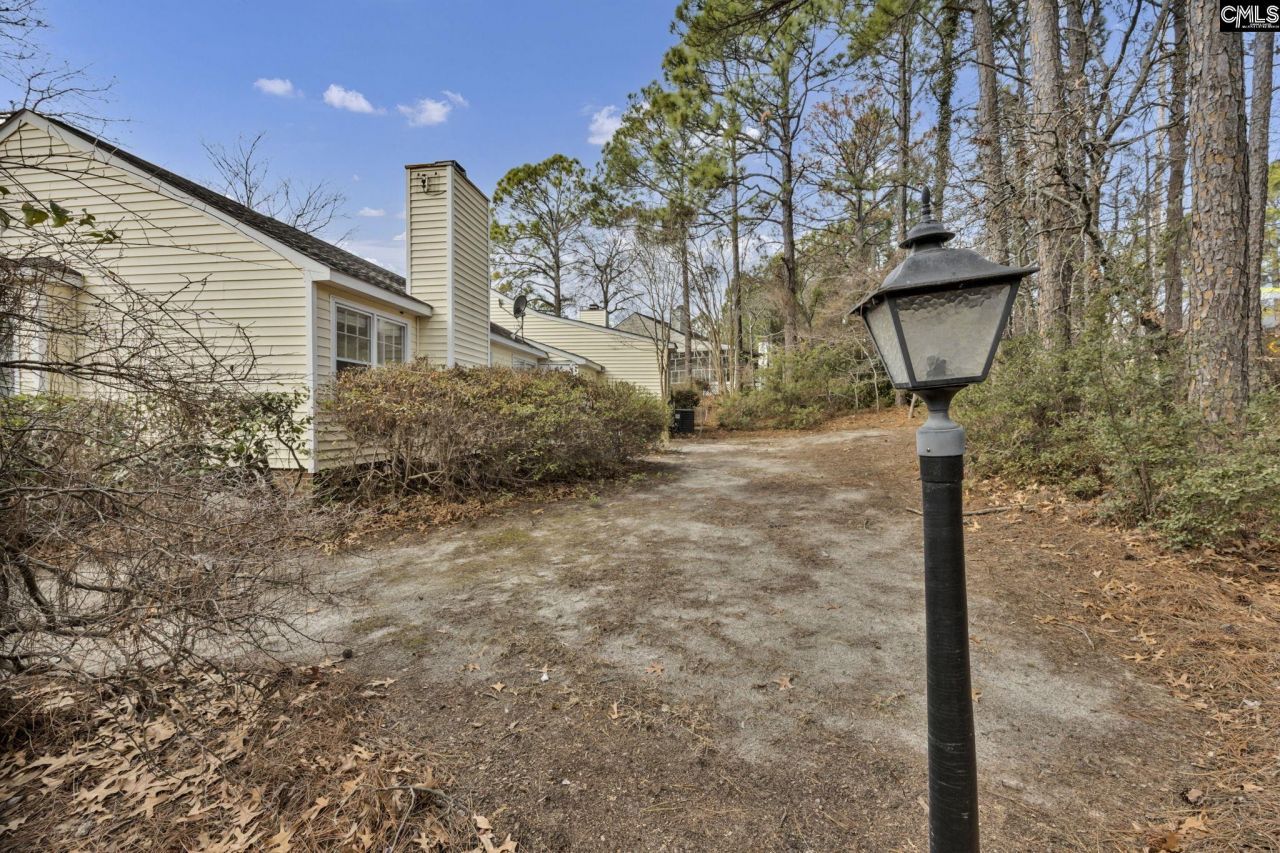 1 N Lake Pointe Drive  Photo 30