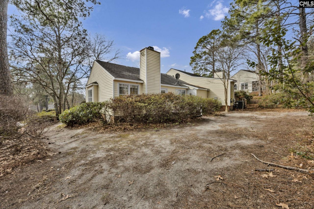 1 N Lake Pointe Drive  Photo 31