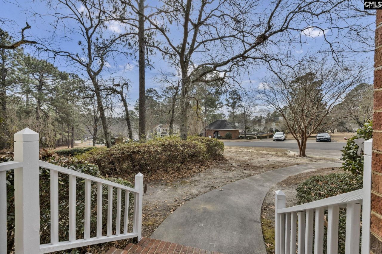 1 N Lake Pointe Drive  Photo 36