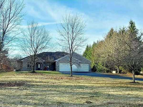 2244 19 Mile Road, Kent City, MI 49330