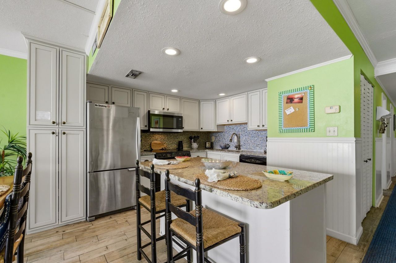 1012 N Waccamaw Dr. Photo 5