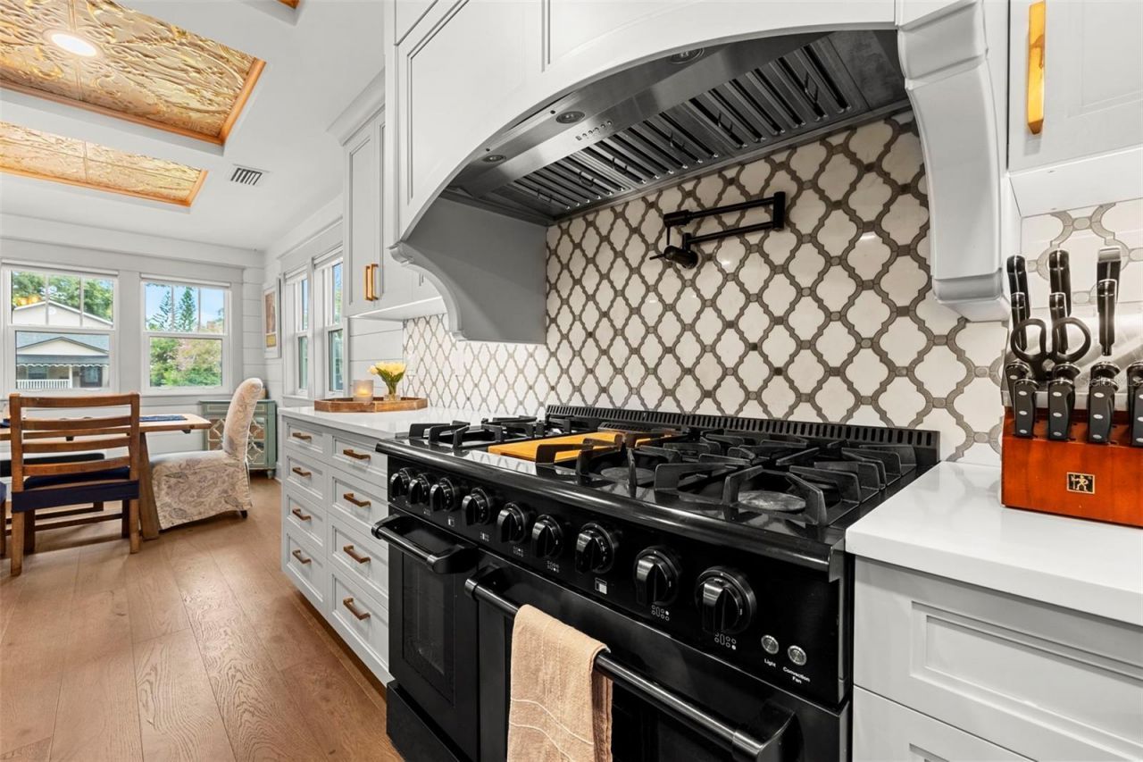 2420 14th Street N, Saint Petersburg, FL 33704 Photo