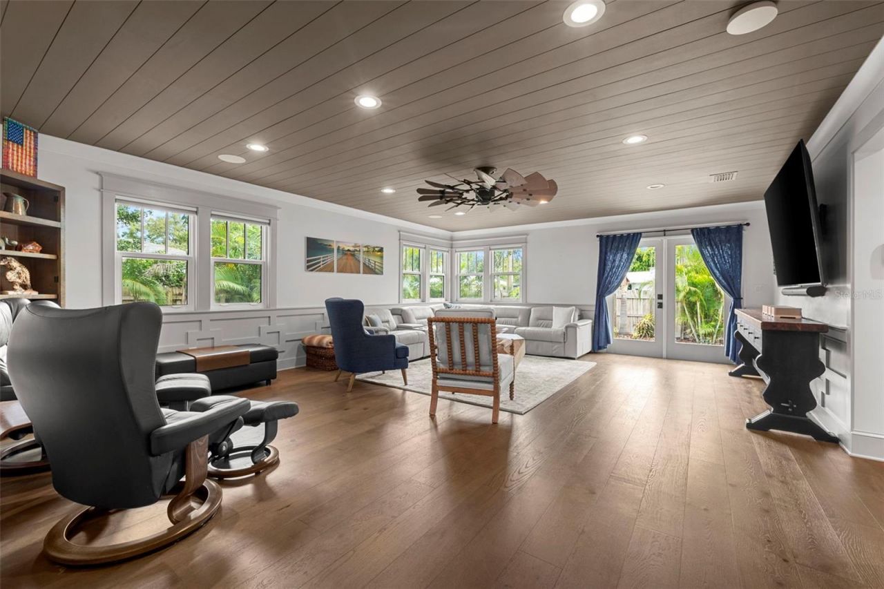 2420 14th Street N, Saint Petersburg, FL 33704 Photo