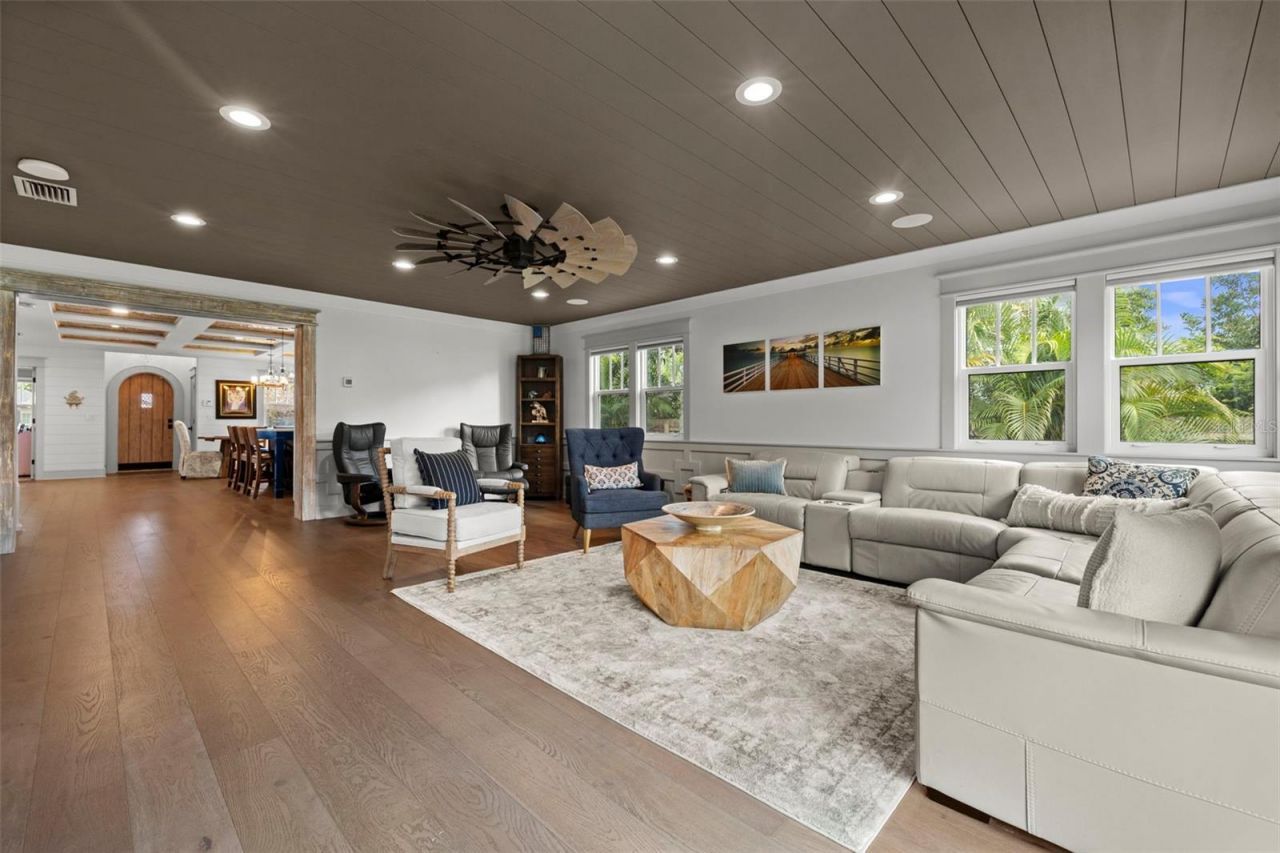 2420 14th Street N, Saint Petersburg, FL 33704 Photo