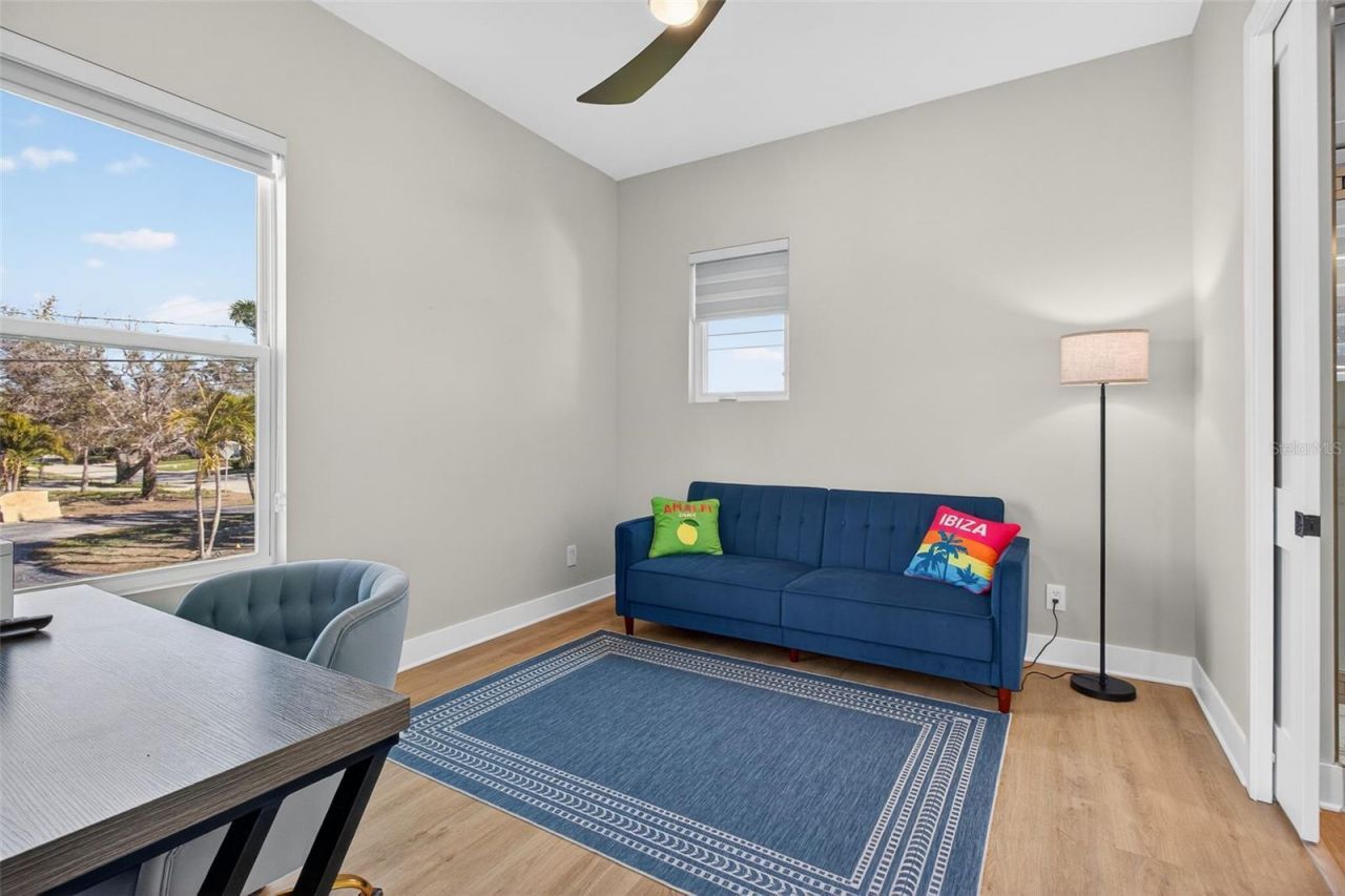 301 79th Street S, Saint Petersburg, FL 33707 Photo