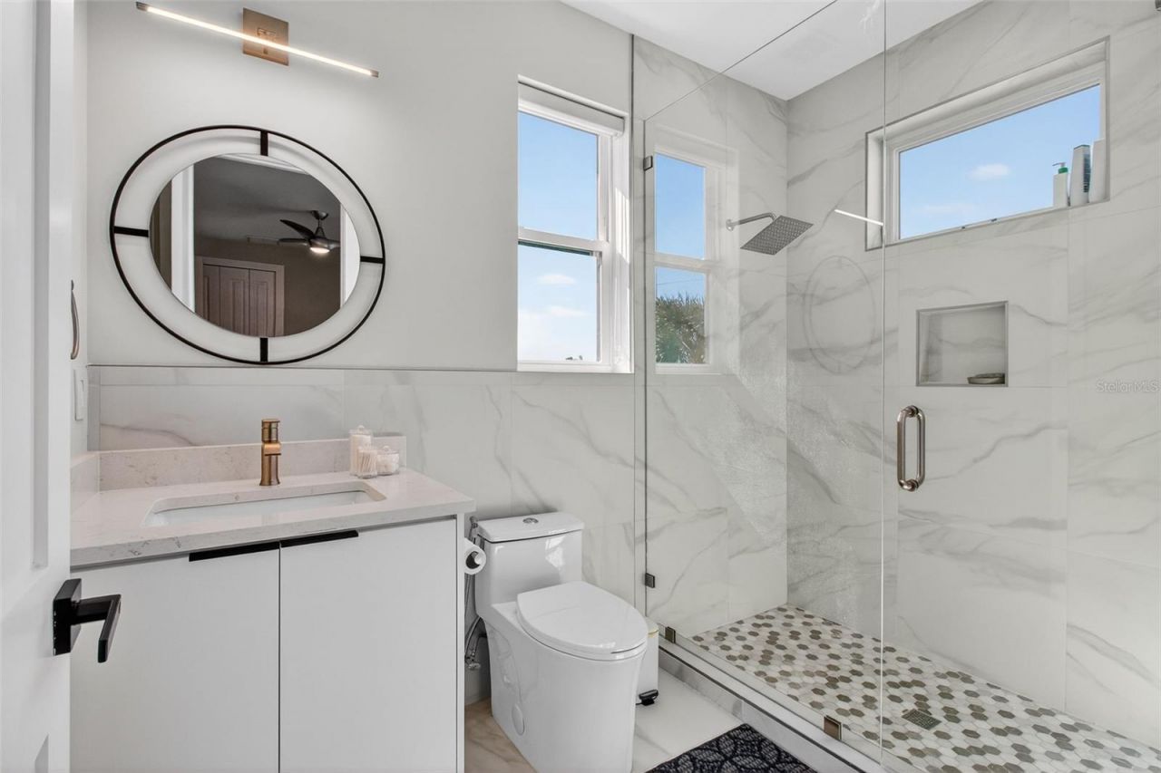 301 79th Street S, Saint Petersburg, FL 33707 Photo