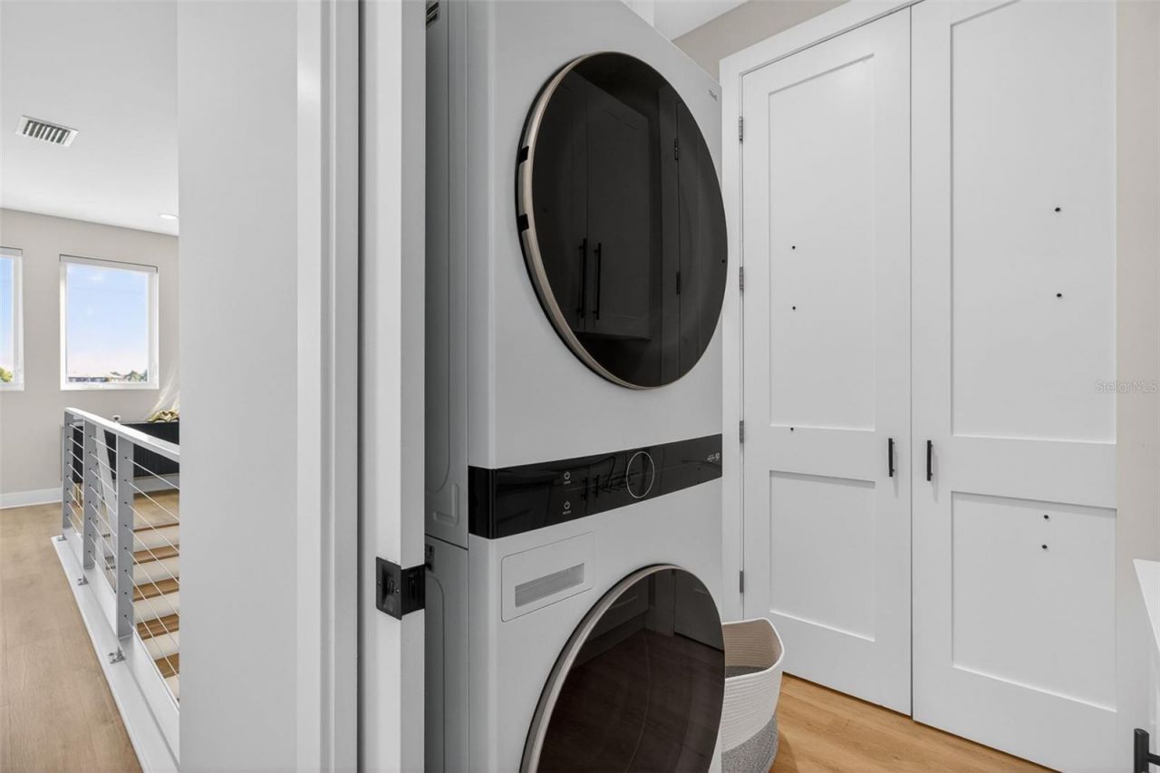 301 79th Street S, Saint Petersburg, FL 33707 Photo