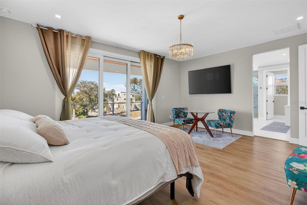 301 79th Street S, Saint Petersburg, FL 33707 Photo