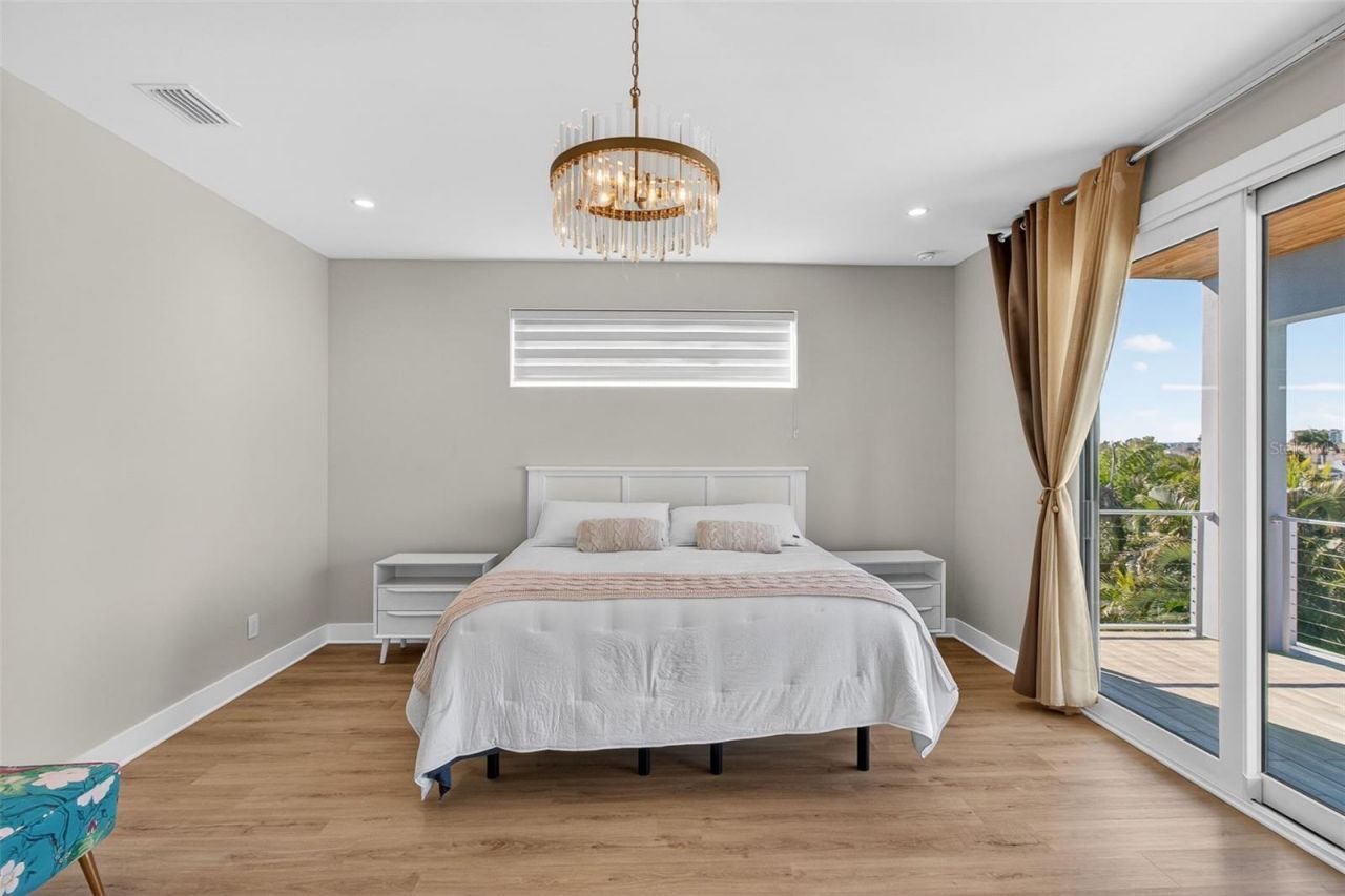 301 79th Street S, Saint Petersburg, FL 33707 Photo