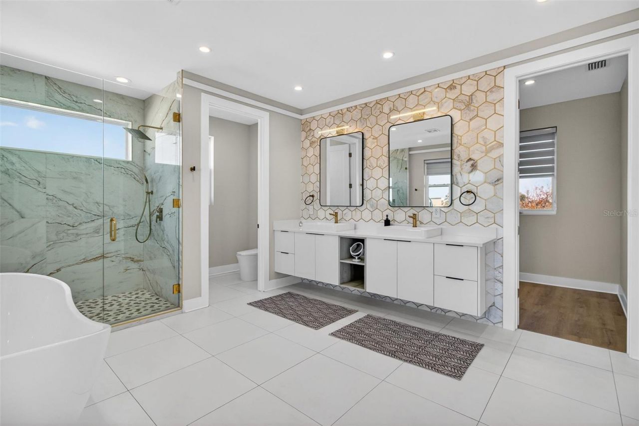 301 79th Street S, Saint Petersburg, FL 33707 Photo