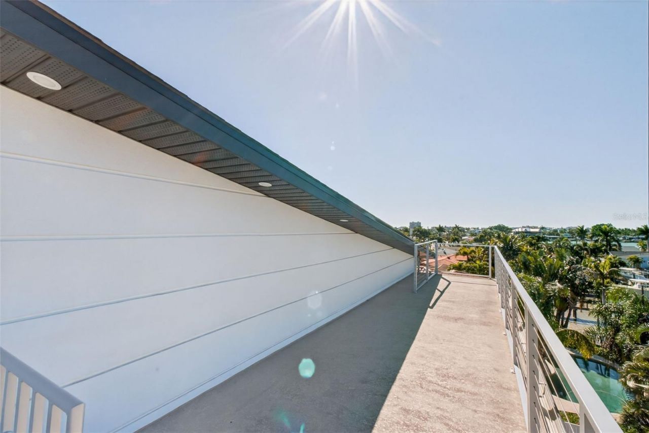 301 79th Street S, Saint Petersburg, FL 33707 Photo