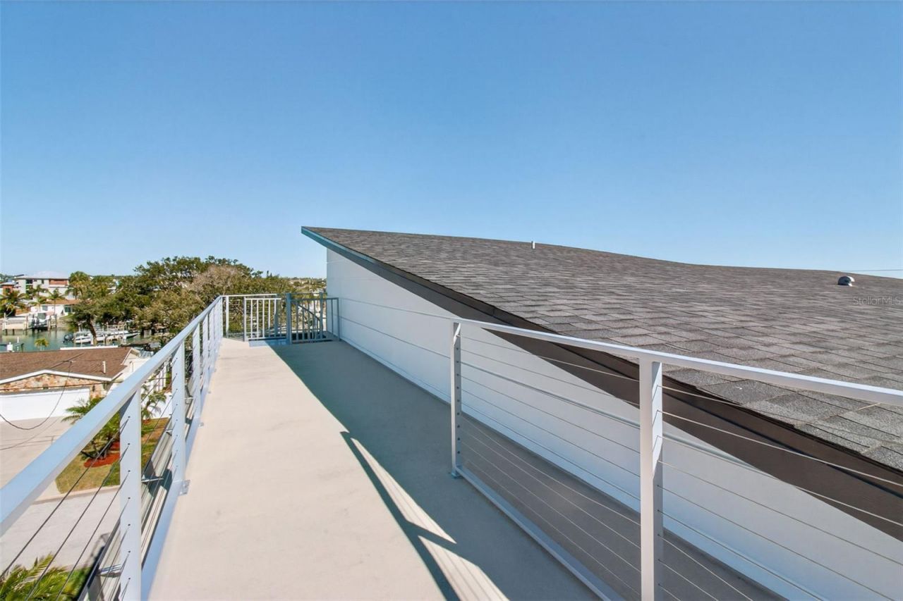 301 79th Street S, Saint Petersburg, FL 33707 Photo