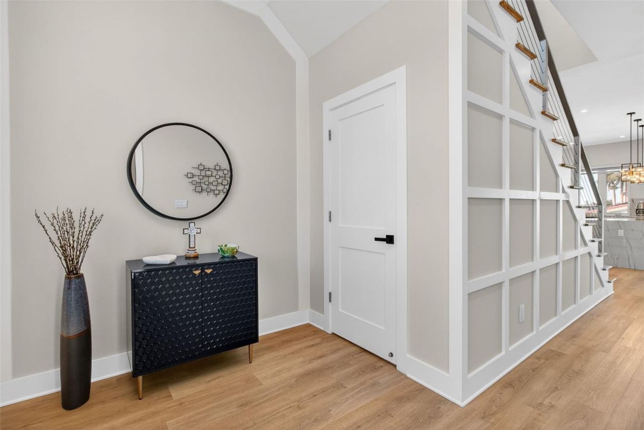 301 79th Street S, Saint Petersburg, FL 33707 Photo